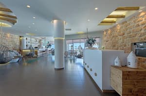 thumbnail: Reception