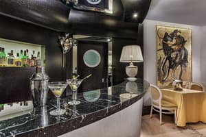 thumbnail: Bar (on property)