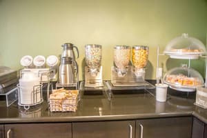 thumbnail: Breakfast area