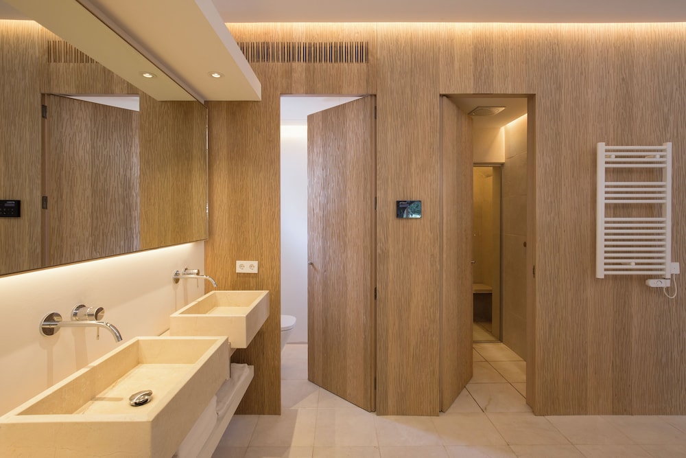 Jetted tub