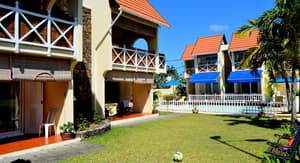 thumbnail: Exterior detail