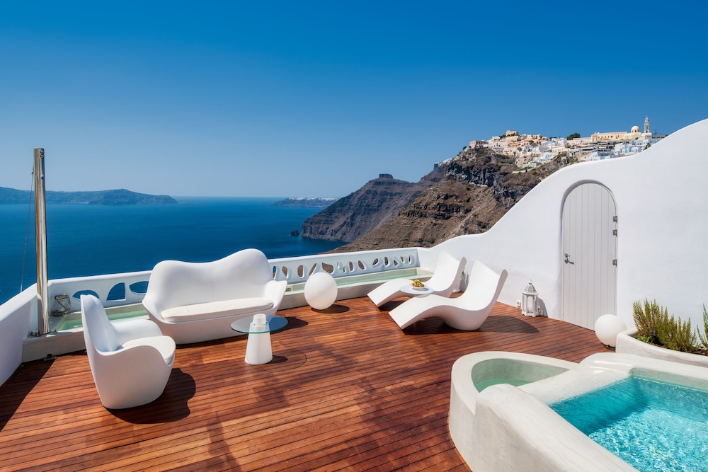 Private spa tub