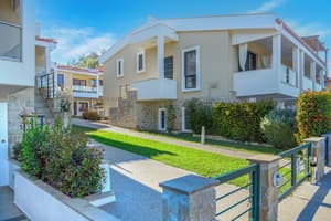 thumbnail: Exterior