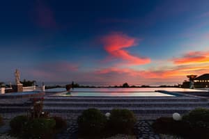 thumbnail: Infinity pool
