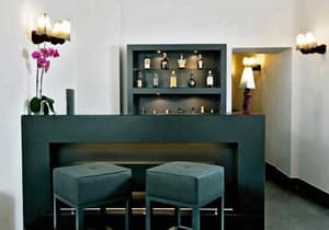 thumbnail: Bar (on property)