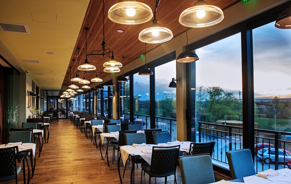 Restaurant-cafeteria