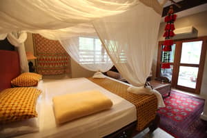 thumbnail: Interior detail