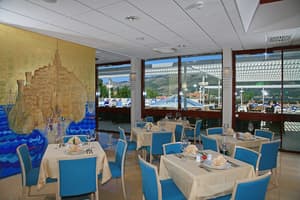 thumbnail: Restaurant