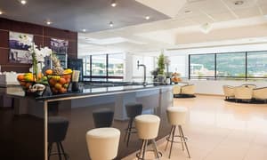thumbnail: Bar (on property)