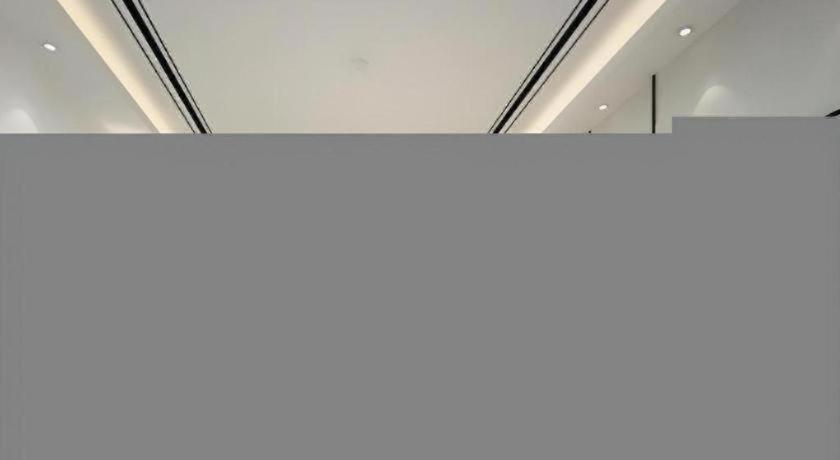 857402905.jpg