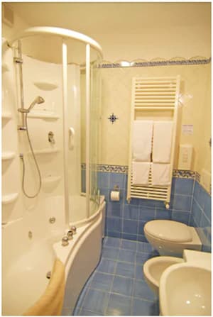 thumbnail: Front of property