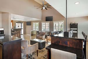 thumbnail: Breakfast area
