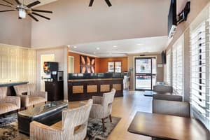 thumbnail: Breakfast area