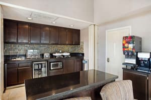 thumbnail: Breakfast area