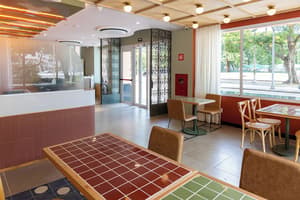 thumbnail: Restaurant