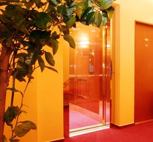 thumbnail: Elevator