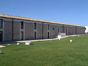 thumbnail: Front of property