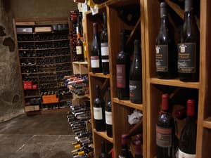 thumbnail: Bar (on property)