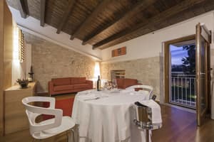thumbnail: In-room dining