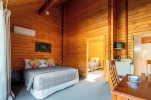 thumbnail: In-room dining