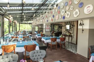 thumbnail: Restaurant