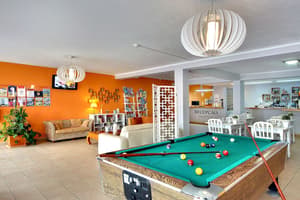 thumbnail: Bar (on property)