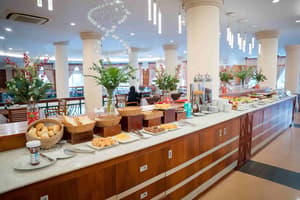 thumbnail: Restaurant