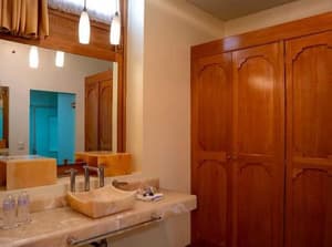 thumbnail: Bathroom sink