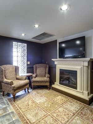 thumbnail: Lobby sitting area