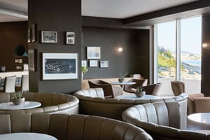 thumbnail: Bar (on property)
