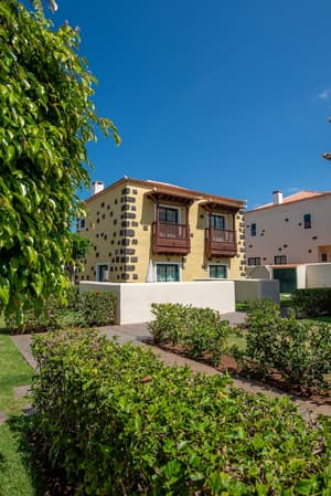 thumbnail: Exterior
