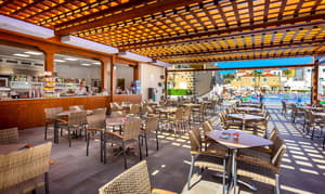 thumbnail: Poolside bar