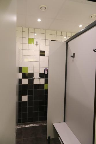 337738881.jpg