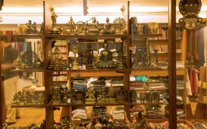 thumbnail: Gift shop