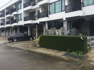 thumbnail: Interior entrance