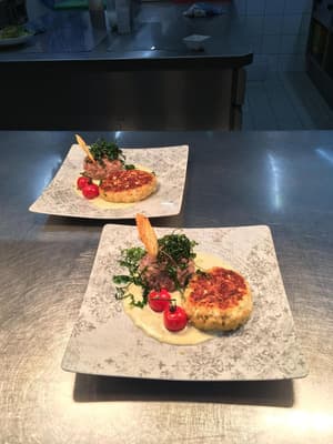 thumbnail: Restaurant
