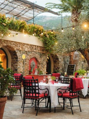 thumbnail: Restaurant