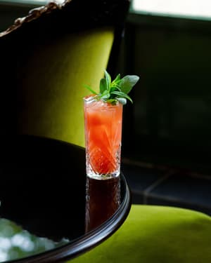 thumbnail: Bar (on property)