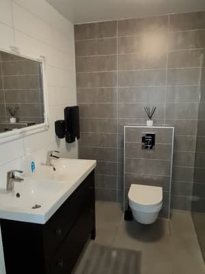 thumbnail: Bathroom