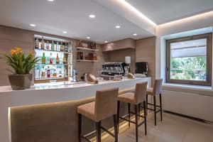 thumbnail: Bar (on property)