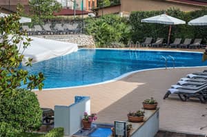 thumbnail: Outdoor pool