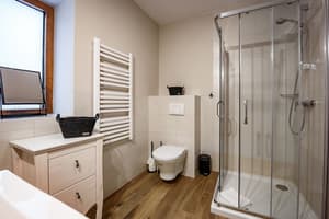 thumbnail: Bathroom shower