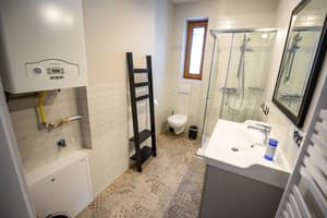 thumbnail: Bathroom shower