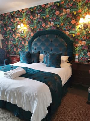 thumbnail: Room