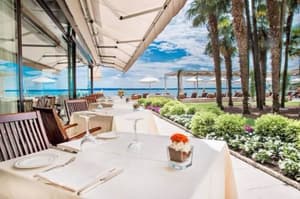 thumbnail: Outdoor dining