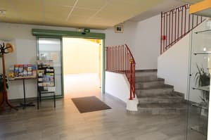 thumbnail: Interior entrance