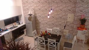 thumbnail: In-room dining
