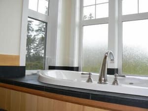 thumbnail: Deep soaking bathtub