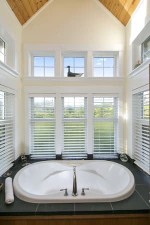 thumbnail: Jetted tub