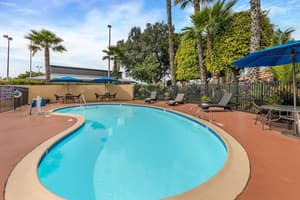 thumbnail: Pool